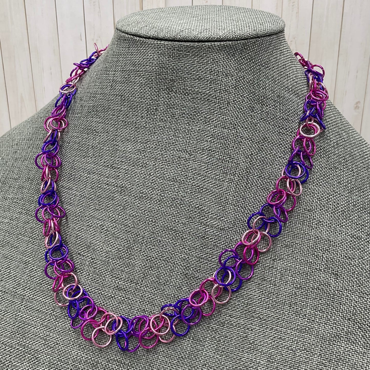 Shades Of Pink & Purple Shaggy Chain